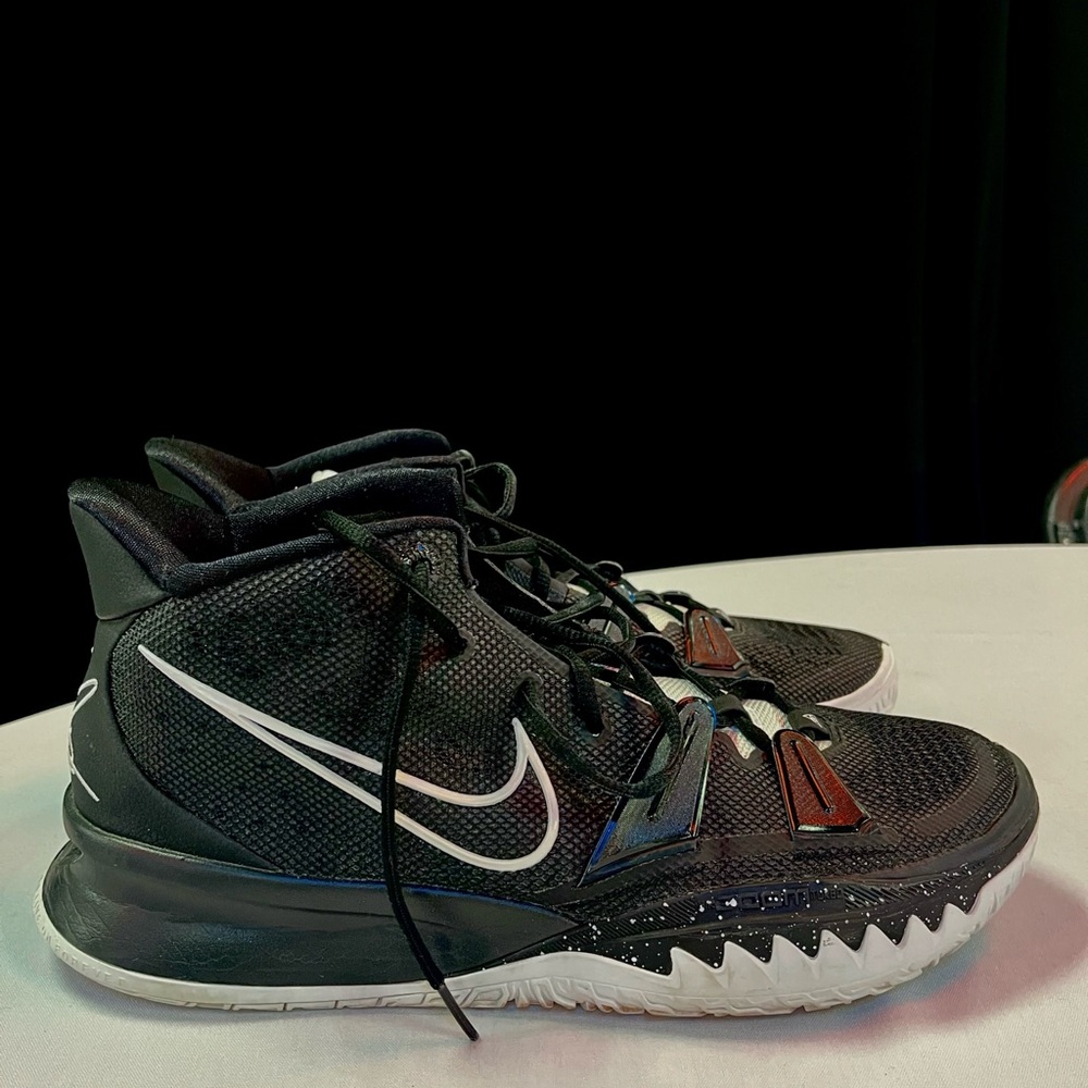 Nike Black and White High-Top Sneakers Kyrie 7TB Basketball Shoes